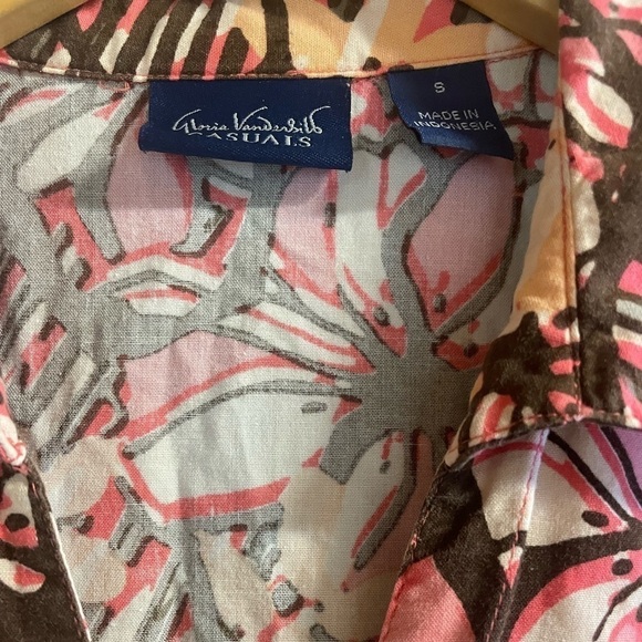 Gloria Vanderbilt button down blouse - Picture 2 of 4